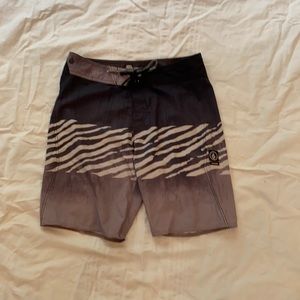Volcom men’s boardshorts size 31